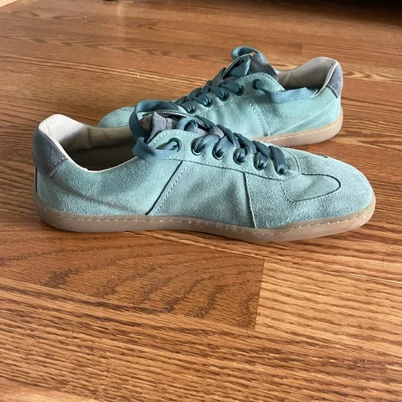 Blusun sneakers! - Picture 3 of 3